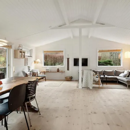 3 Bedroom Amazing In Prázdninový dům *