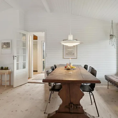 3 Bedroom Amazing In Prázdninový dům