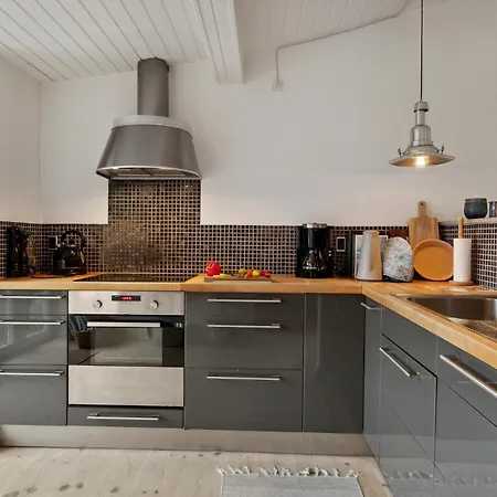 3 Bedroom Amazing In Prázdninový dům *